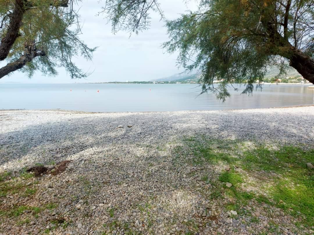 Prirodna šljunčana plaža